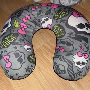 Comfortable neck pillow